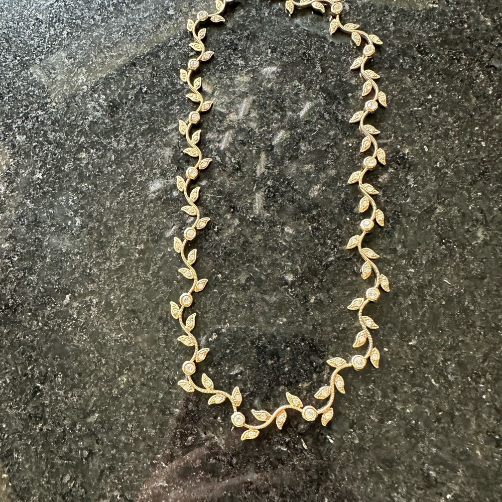 Elegant Gold Leaf Necklace